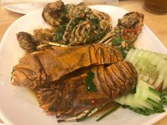 -J Daeng Seafood