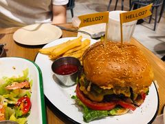 澳洲牛肉汉堡-HELLO 27 意面·沙拉·帕尼尼