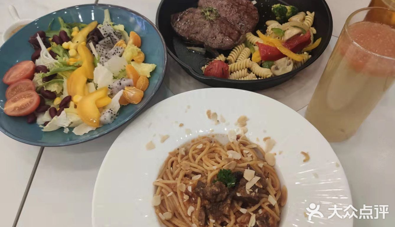 兰州中心新开了一家专门吃牛排的店