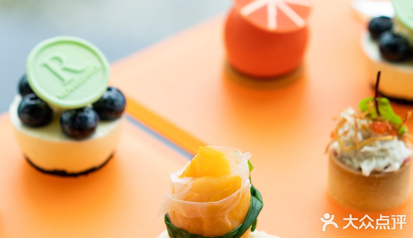 惊艳！星级酒店里的名媛下午茶，竟私藏了整个夏日果园！ 