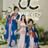 OC 惊现蝙蝠侠“男友”