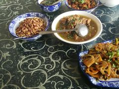红烧牛肉-回辉登偰氏面片(东莲花美食街店)