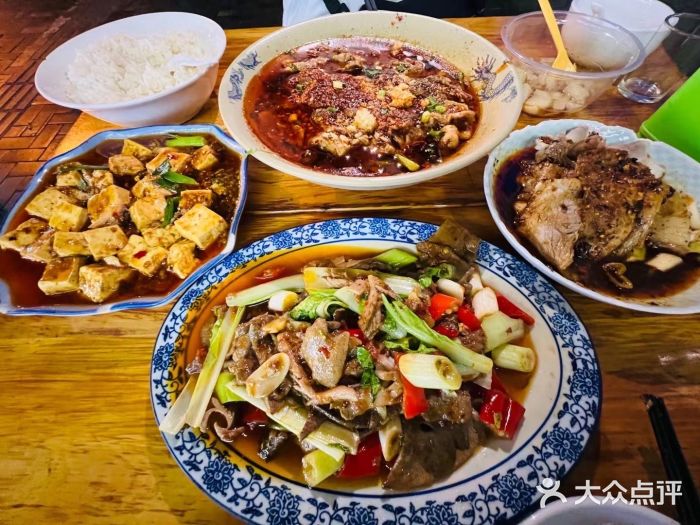 雨田饭店水煮肉片图片