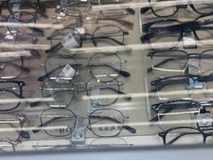 -美式眼镜·授权蔡司.依视路.尼康.豪雅.明月(南翔印象城店)