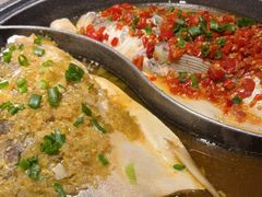 -阿瓦山寨·湘菜现炒·剁椒鱼头王(咸阳总店)