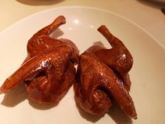 玻璃脆皮妙龄乳鸽-利苑酒家(华熙国际店)