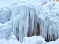-大平台龙居瀑布旅游区