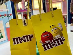 -m豆巧克力世界(上海世茂广场店)