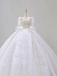 -Lady  Jane高端婚纱礼服馆