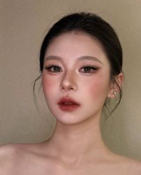 -明天见·化妆造型工作室