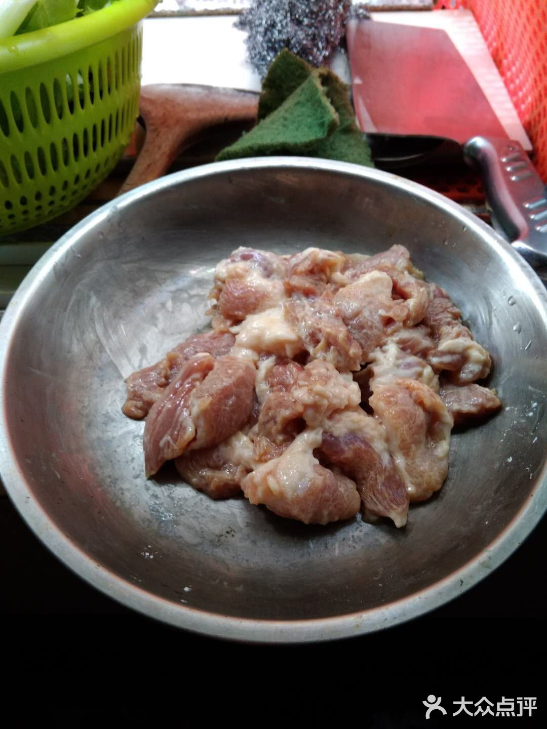 小孩子跟大人都非常喜欢吃的。香炸猪肉