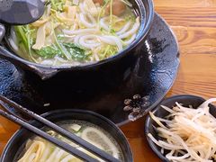 -丽虹云南过桥米线(兴工街店)