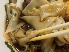 -裕新楼粉面馆·石磨手工粉(四方坪店)