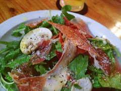 芝麻菜沙拉配风干火腿-羽深肉铺 Steak & Wine