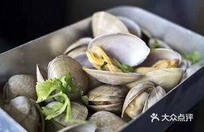Old Box Yellow Clams
