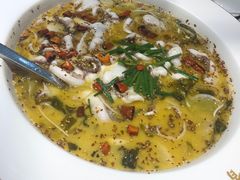 -酸知味江湖川菜(凤凰荟店)