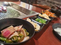 -肉甲韩国木炭烤肉(新壹街1店)