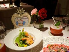 凤尾虾牛油果蔬菜色拉-弦月窗LUNETTE BY AMANDA(复兴路店)