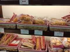 -红宝石·鲜奶小方·海派西点房(金杨店)