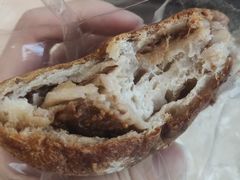 红酒无花果软欧-沁屋面包店(人民东路店)