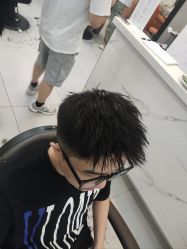 -尤司男士国潮理发馆