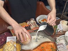 -樾餐厅泰式海鲜火锅(民歌湖店)
