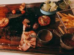 牛排拼盘-火车头法国西餐厅