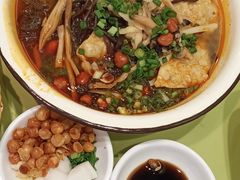 -丽丽三鲜螺蛳粉(田林路店)