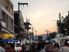 -周日夜市
