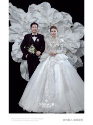 -都市丽人婚纱摄影