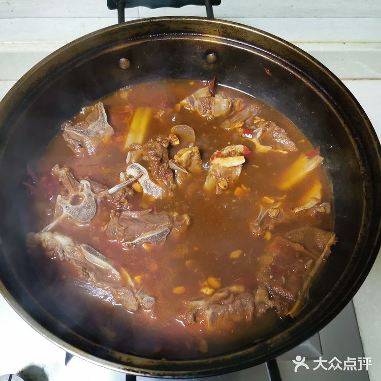 大火煮开后转小火慢炖1小时，炖好的样子如图5所示
