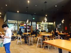 大堂-星巴克臻选(舟山凯虹广场店)