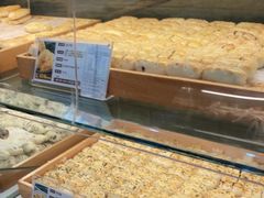 面包甜点陈列柜-清真全盛斋传统糕点(西羊市店)