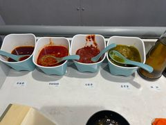 -灵芝妹子海鲜米线(劳动公园店)