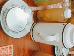 -何妹湿辣牛肉·粤式烧烤砂煲(桂雅路店)