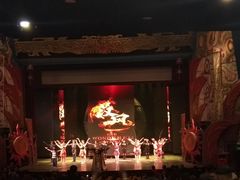 -工人俱乐部剧场杂技表演