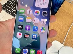 -Apple零售店(华贸购物中心店)