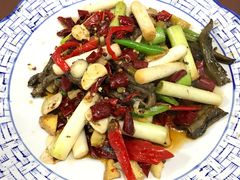 爆炒土鳝鱼-百年粉蒸牛肉