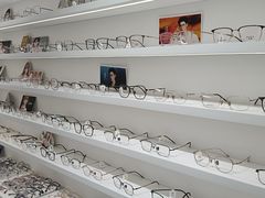 -美式眼镜·授权蔡司.依视路.尼康.豪雅.明月(南翔印象城店)