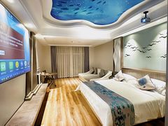 -皇马海口湾海景酒店(万绿园秀英港店)