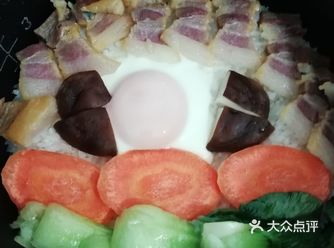 对腊肉一直很喜欢，以前都是炒菜吃，这一次试试做一个腊