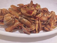 -鞍山大白鲨美食酒店