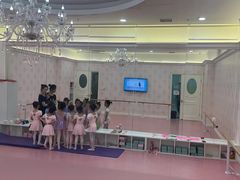 -Isee灰姑娘(龙湖狮山天街店)