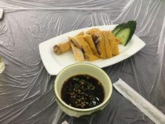 -侬佳蒸菜馆(听潮店)