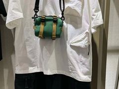 -URBAN REVIVO(济南领秀城贵和购物中心店)