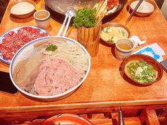 -周小明火锅(黑金冠社区店)