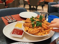 炸鸡翅薯条-WOLFGANG PUCK KITCHEN & BAR(迪士尼小镇店)