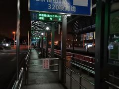 -虹桥火车站-停车场