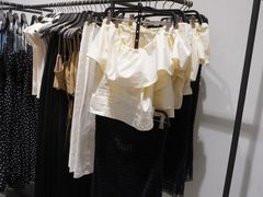 -URBAN REVIVO(上海中庚漫游城店)