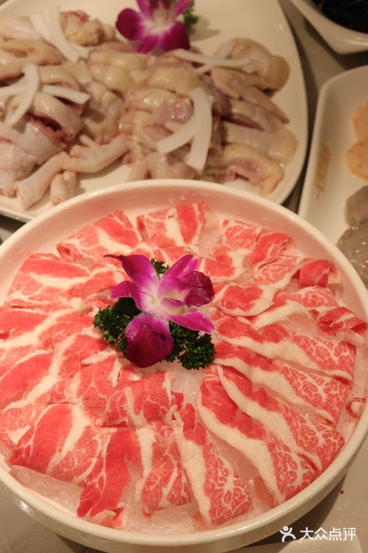 确实吃上去和平时 吃的鸡肉口感不一样